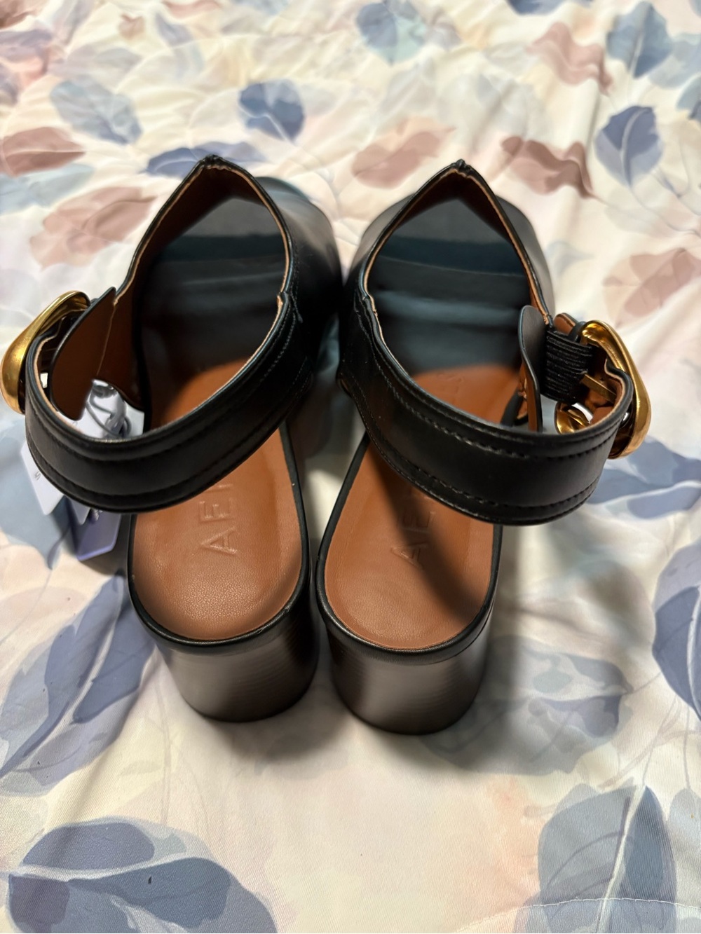 Aerosoles Women's Black Slingback Block Heel Sandals - Picture 3 of 4